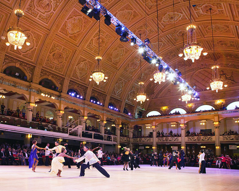 Блэкпул бальные. Winter Gardens Блэкпул. Блэкпул зал. Блэкпул бальные танцы. Блэкпул зал танцевальный.